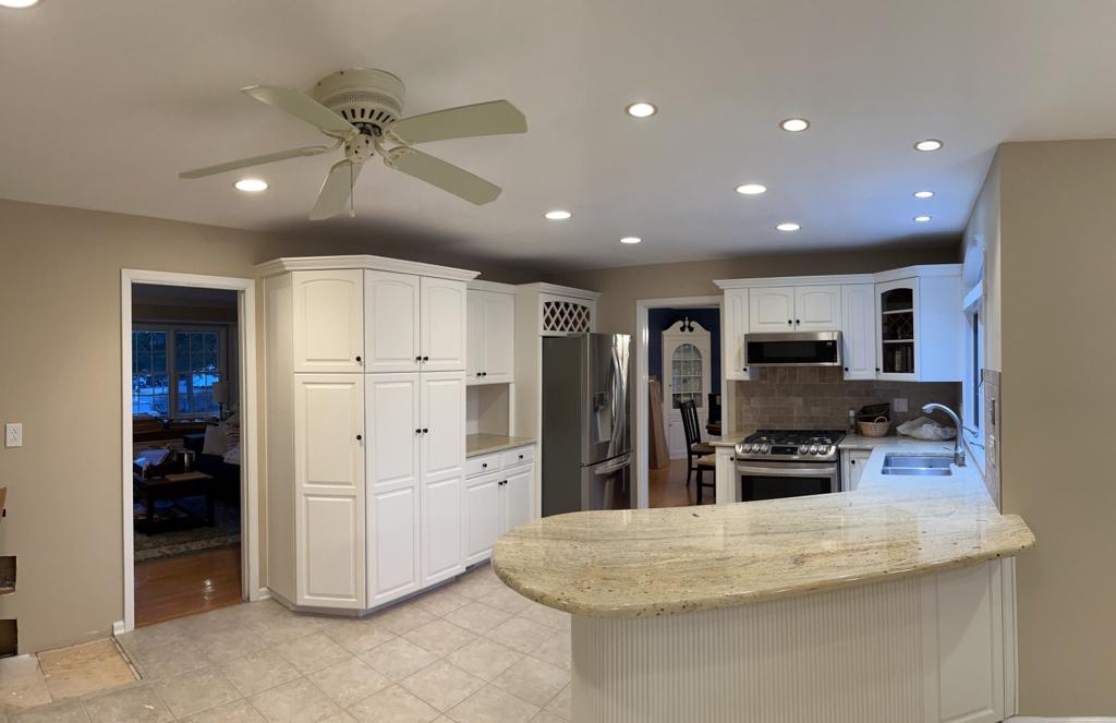 Open-concept kitchen with peninsula seating