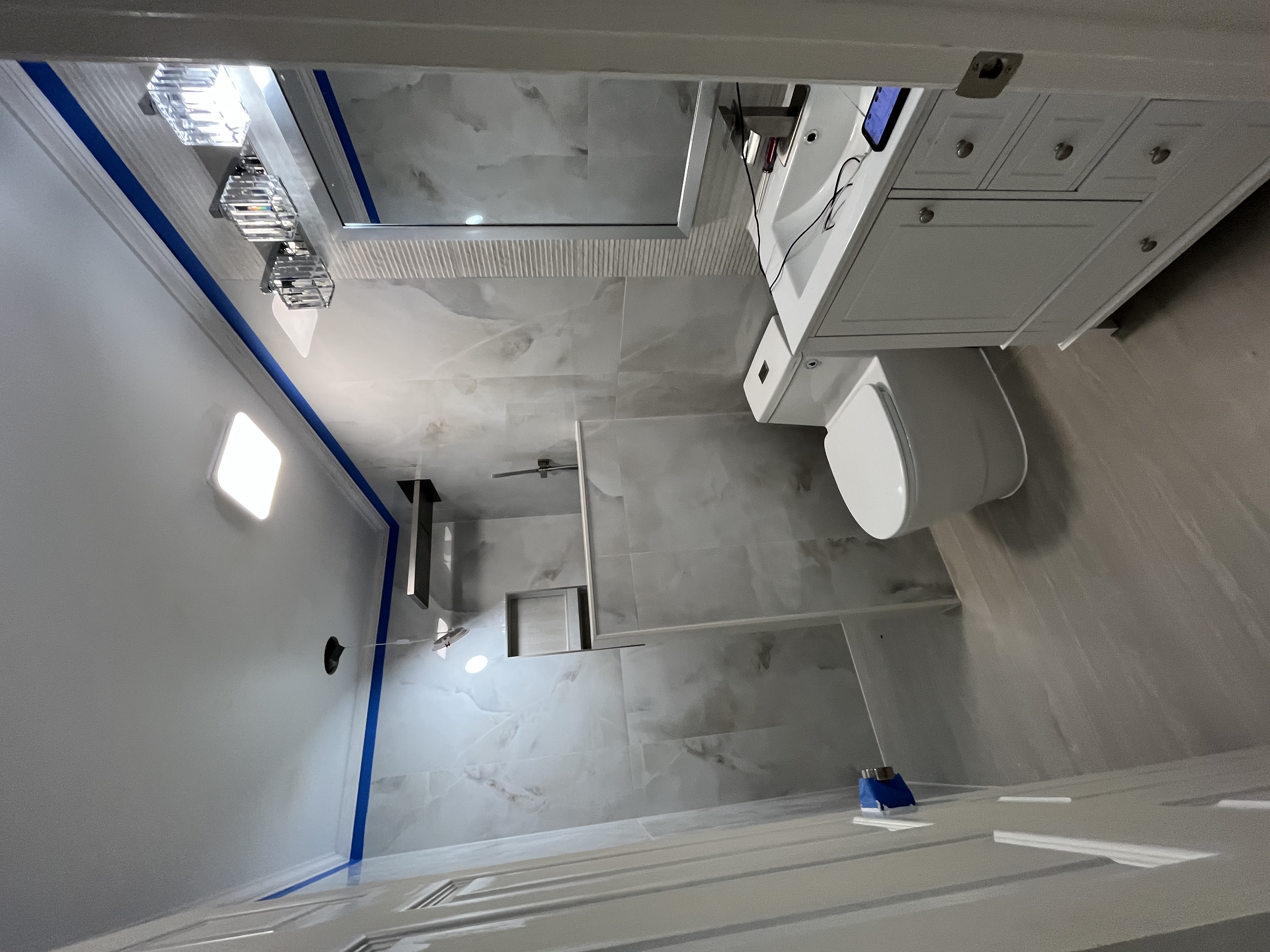 Subway tile with contrasting grout lines